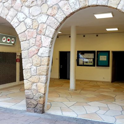 ציפוי דקורטיבי למשטחי בטוןגרנוליט- עמוד הבית